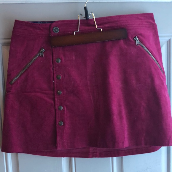 Kuhl Dresses & Skirts - Women’s lightweight curduory Skirt